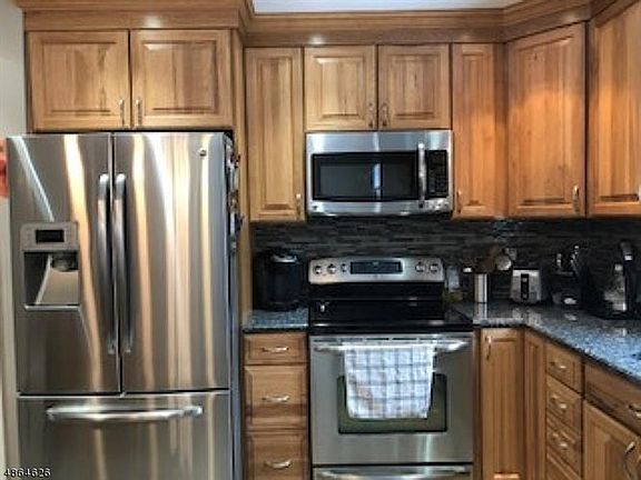 4th image of 41 Hillsdale Dr