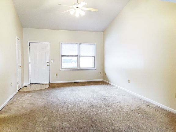 2nd image of 1403-1409 W Allen St #38