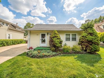13857 Lake Dr, Monroe, MI, 48161