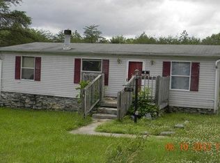 332 Lincoln St, Phenix, VA 23959