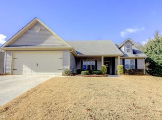 203 Whrite Pl, Grantville, GA 30220