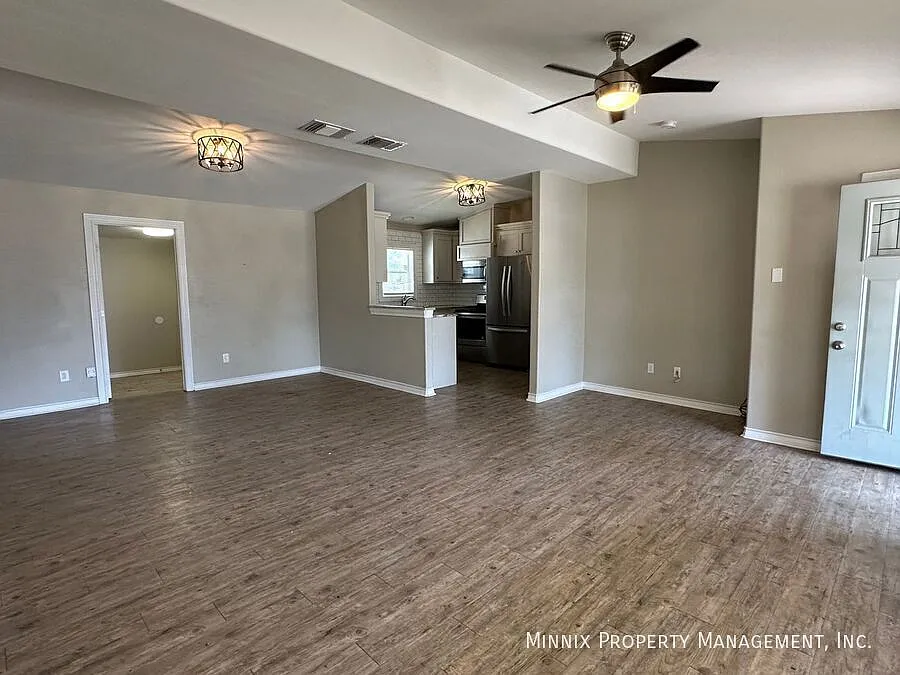 5 bedroom/ 5 bath - 4118 30th St. — Photo 3