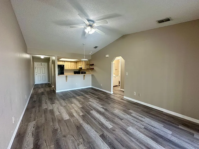 829 Gleason Pkwy — Photo 11