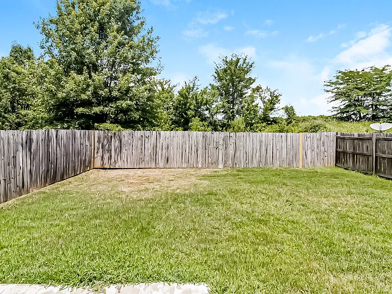 9864 White Poplar Dr — Photo 16