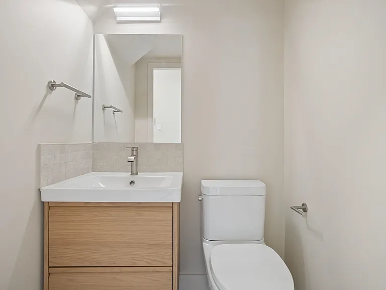 1060 Cypress St — Photo 12
