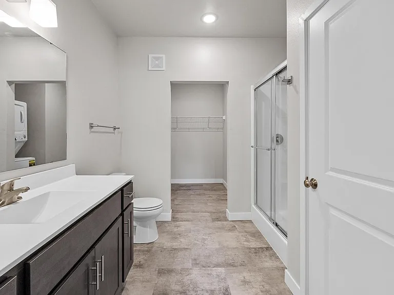 255 Robins Rd — Photo 24