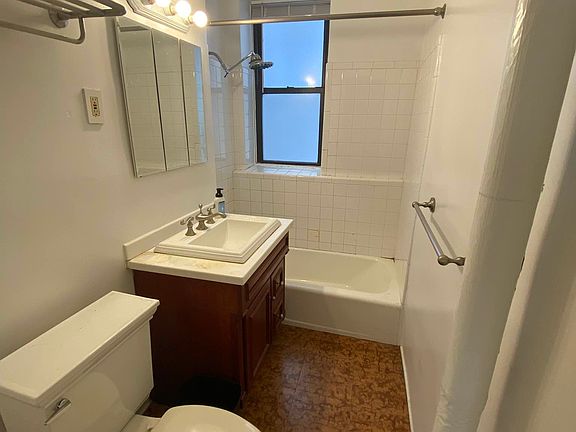 5th image of 35 W 64th St APT 5F