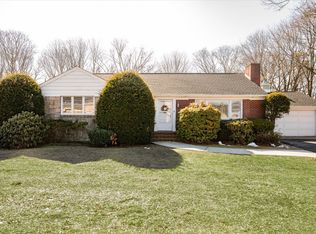 52 E Woodside Ave, Patchogue, NY 11772
