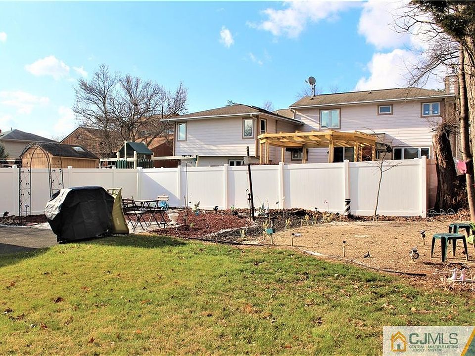 2nd image of 132 Highland Ave