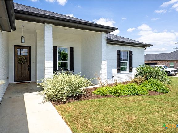 4th image of 9128 Green Tree Dr