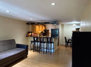 1100 Governors Dr APT 13, Winthrop, MA 02152