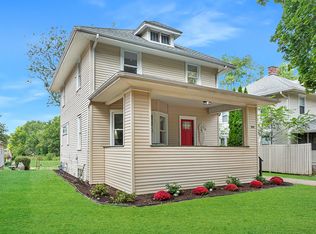 909 S Fell Ave, Normal, IL 61761