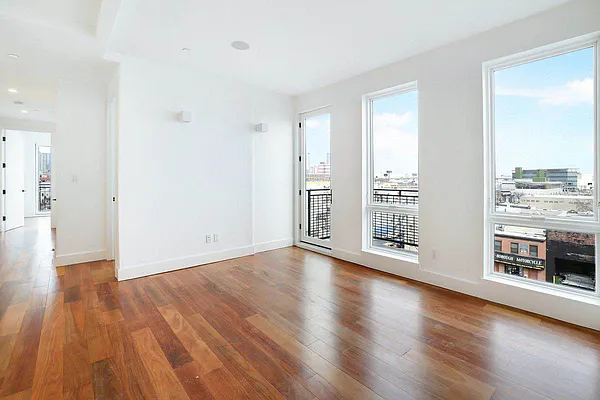 Rented by EXR | media 65