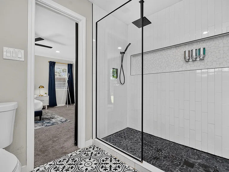 1205 Hillsdale Dr — Photo 17
