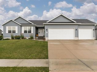 1321 Stratton Dr NE, Cedar Rapids, IA 52402