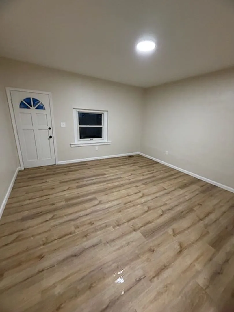 2 bed, 600 sqft, $1,545 — Photo 2