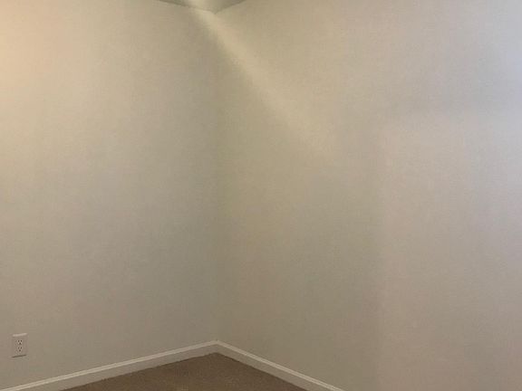 2nd image of 2843 Worth Dr