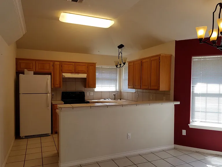 3926 Duke Ln — Photo 3
