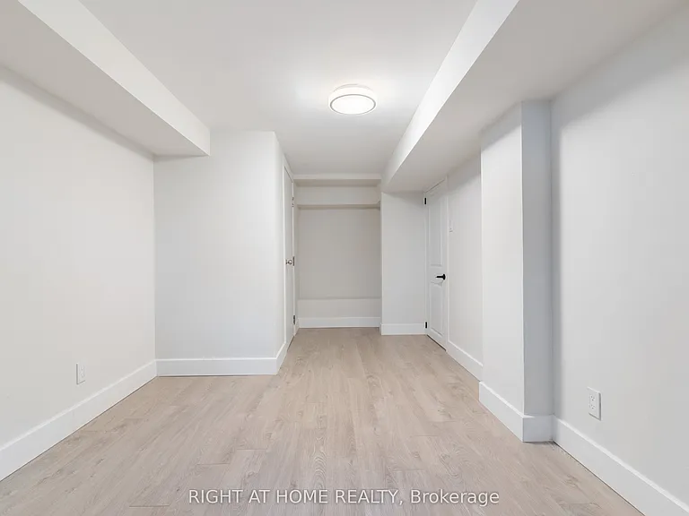 112 Walter Ave #BASEMNT — Photo 13