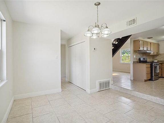 3rd image of 3623 E Louisiana State Dr