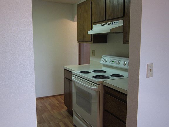 3rd image of 117 Avenue E APT 1