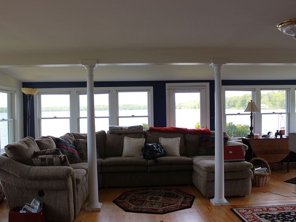 Home with water on 3 sides