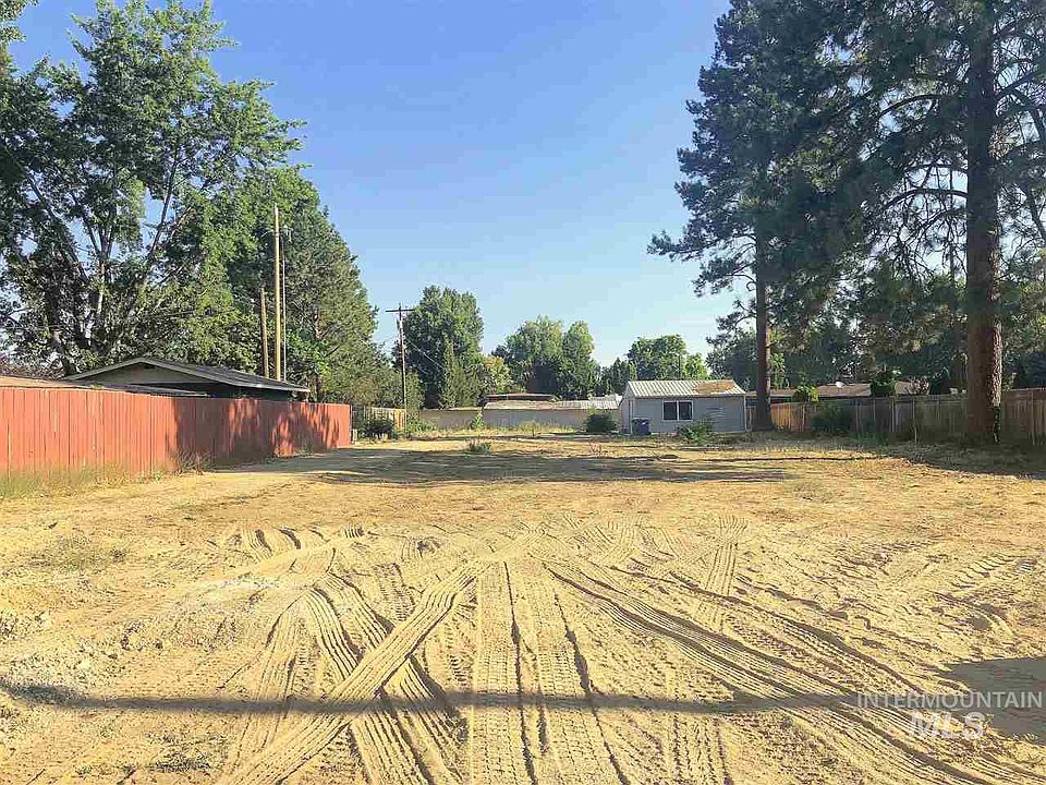 2nd image of 4314-4328 W Clark Cir