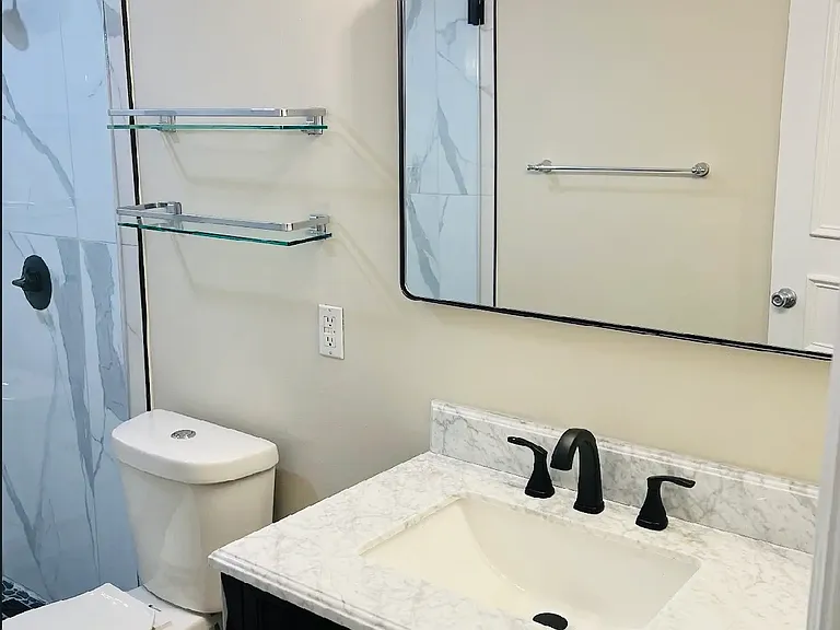 655 Riverside Dr #806A — Photo 2
