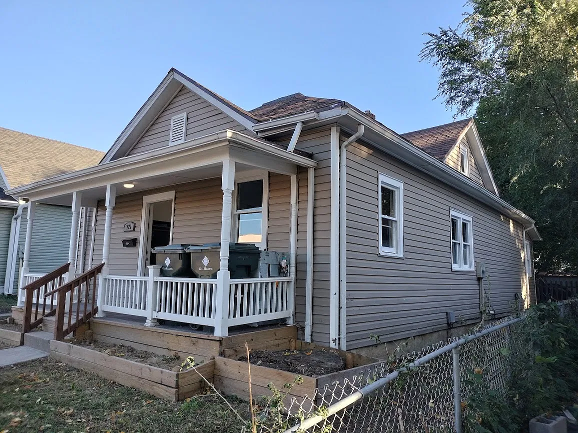 3 bed, 1104 sqft, $1,995 — Photo 2