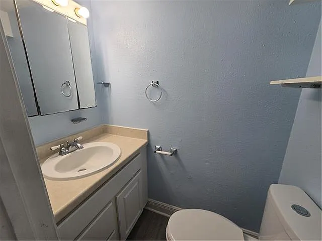 3 bed, 2.5 bath, 1200 sqft, $1,600 — Photo 4