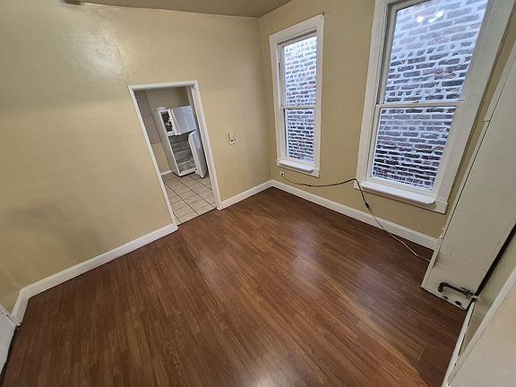5th image of 2046 W 19th St #2