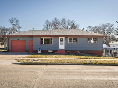 1929 Marian Dr, Bismarck, ND, 58501