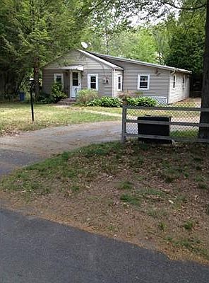 2nd image of 128 Lake Dr
