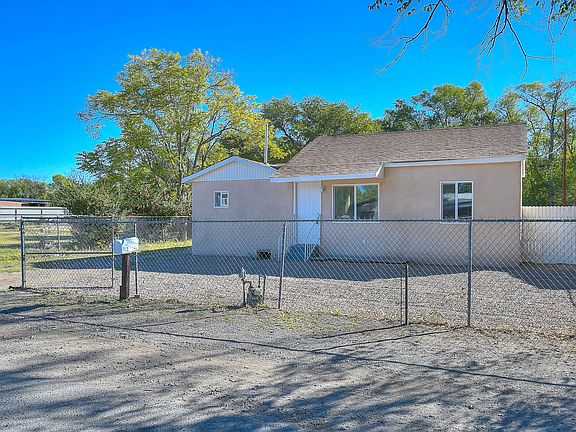 3rd image of 2508 Camellia Ct SW