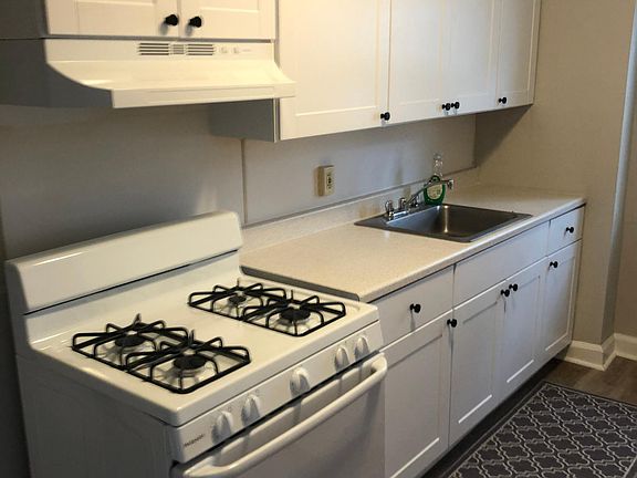 2nd image of 1200 Stirling St Floor 2