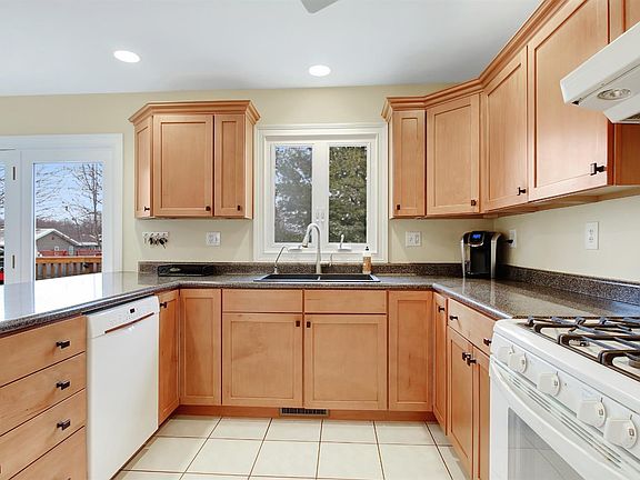 3rd image of 10191 Northcote Ct
