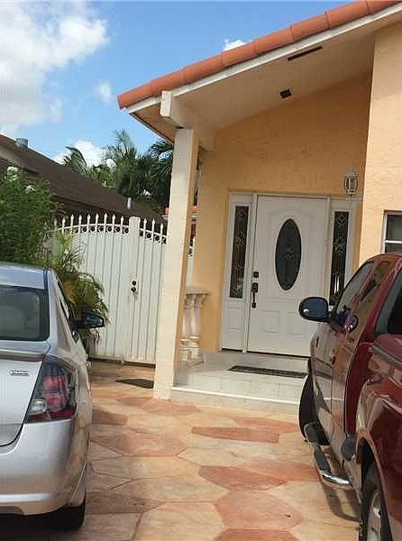 2nd image of 754 SW 101st Court Cir