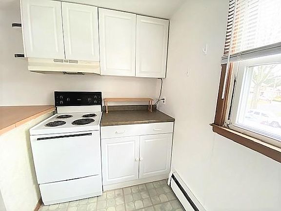 4th image of 4 Lowell Ave Floor 2
