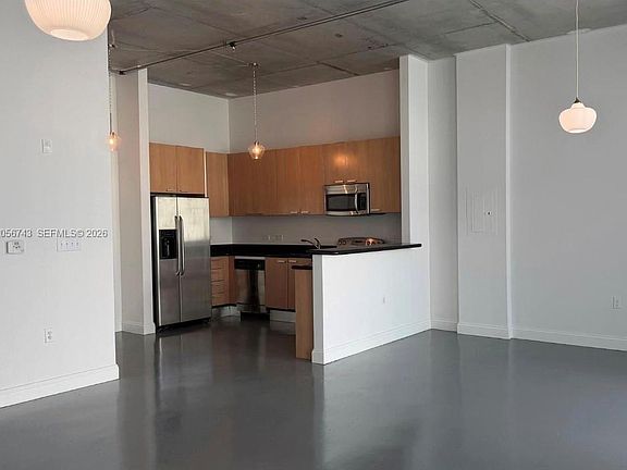4th image of 2100 Van Buren St APT 210