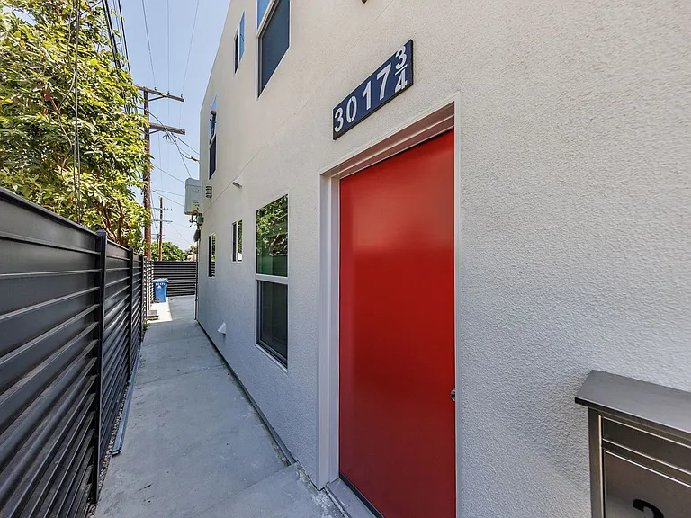 3015 Alsace Ave — Photo 31