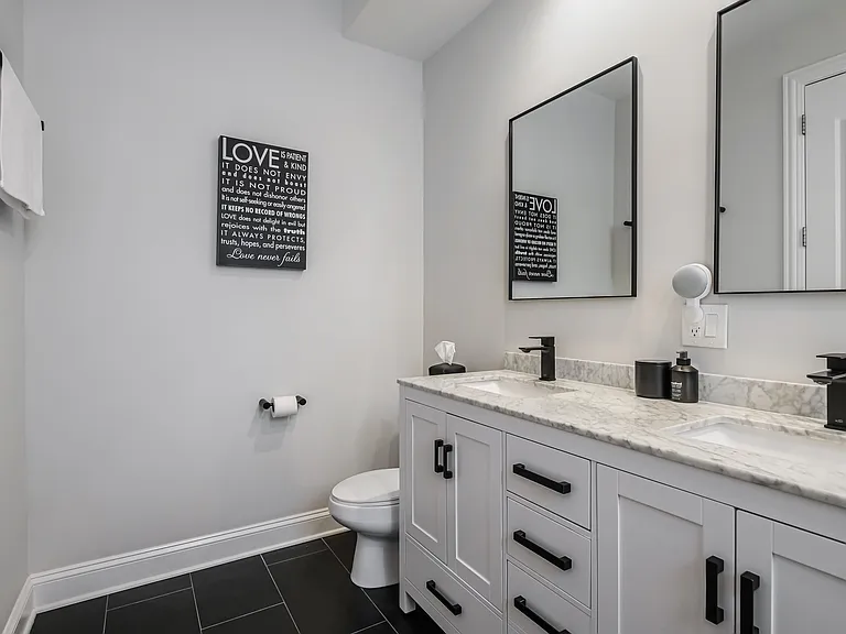 1507 W Cortez St #102 — Photo 13