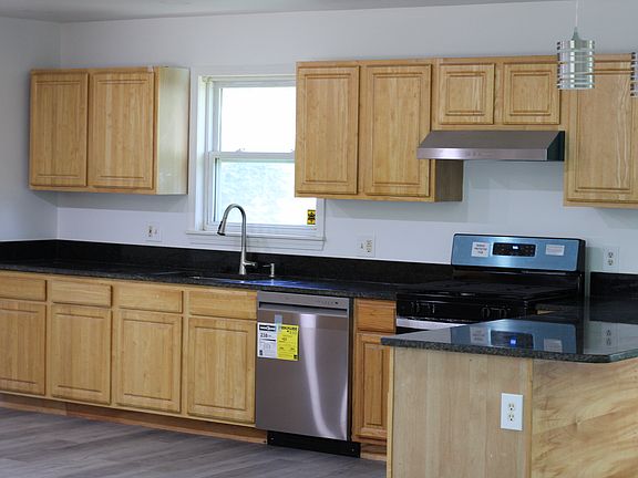 5th image of 21304 Rockwell St