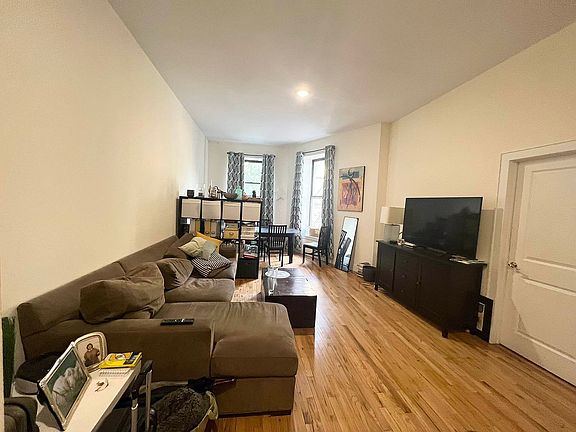 3rd image of 162 W 80th St APT 2A