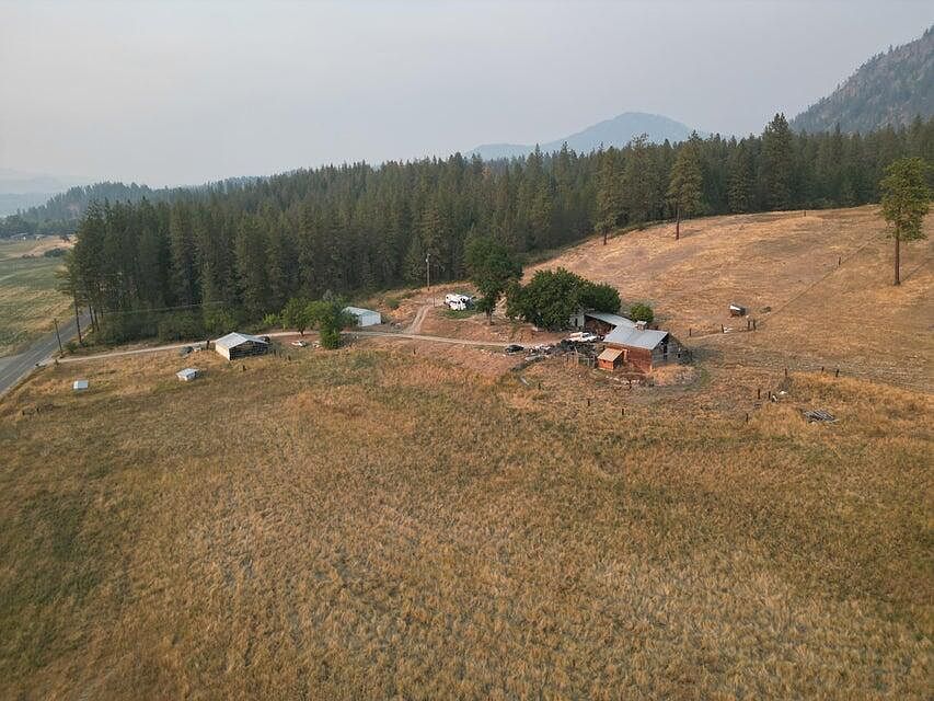 2nd image of 2413 Cottonwood Creek Rd #A