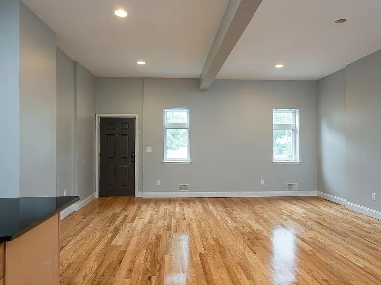 511 Hamilton St — Photo 3