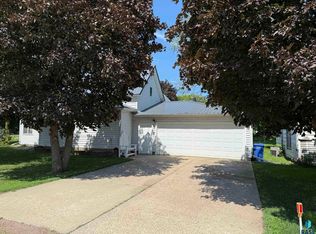 311 2nd St, Wakonda, SD 57073
