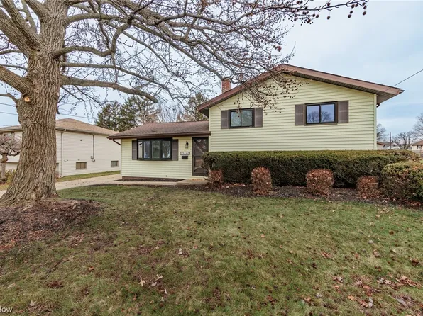 13440 Dalebrook Ave, Brookpark, OH 44142