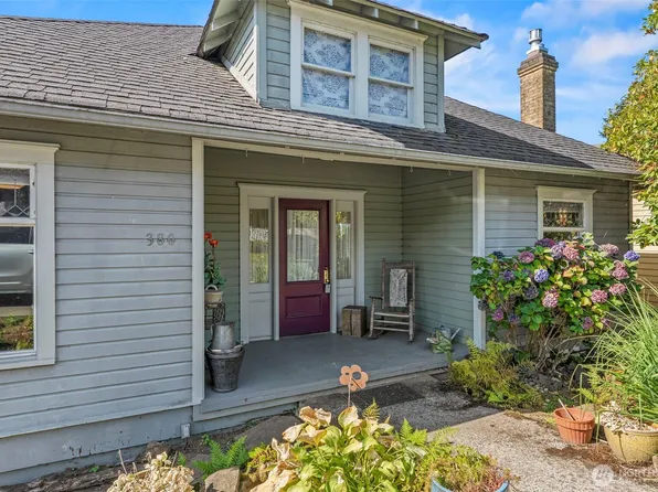 380 Columbia Street, Cathlamet, WA 98615