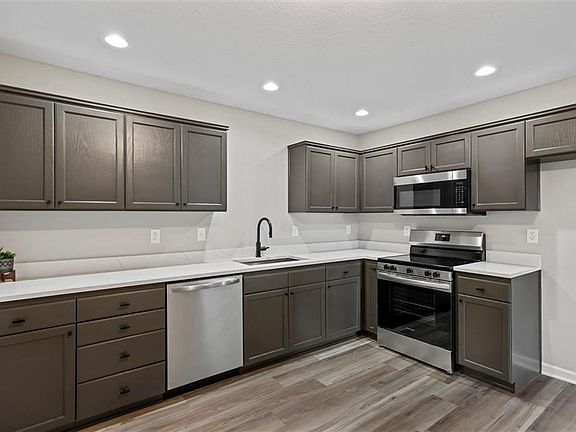 5th image of 1910 Joles Dr