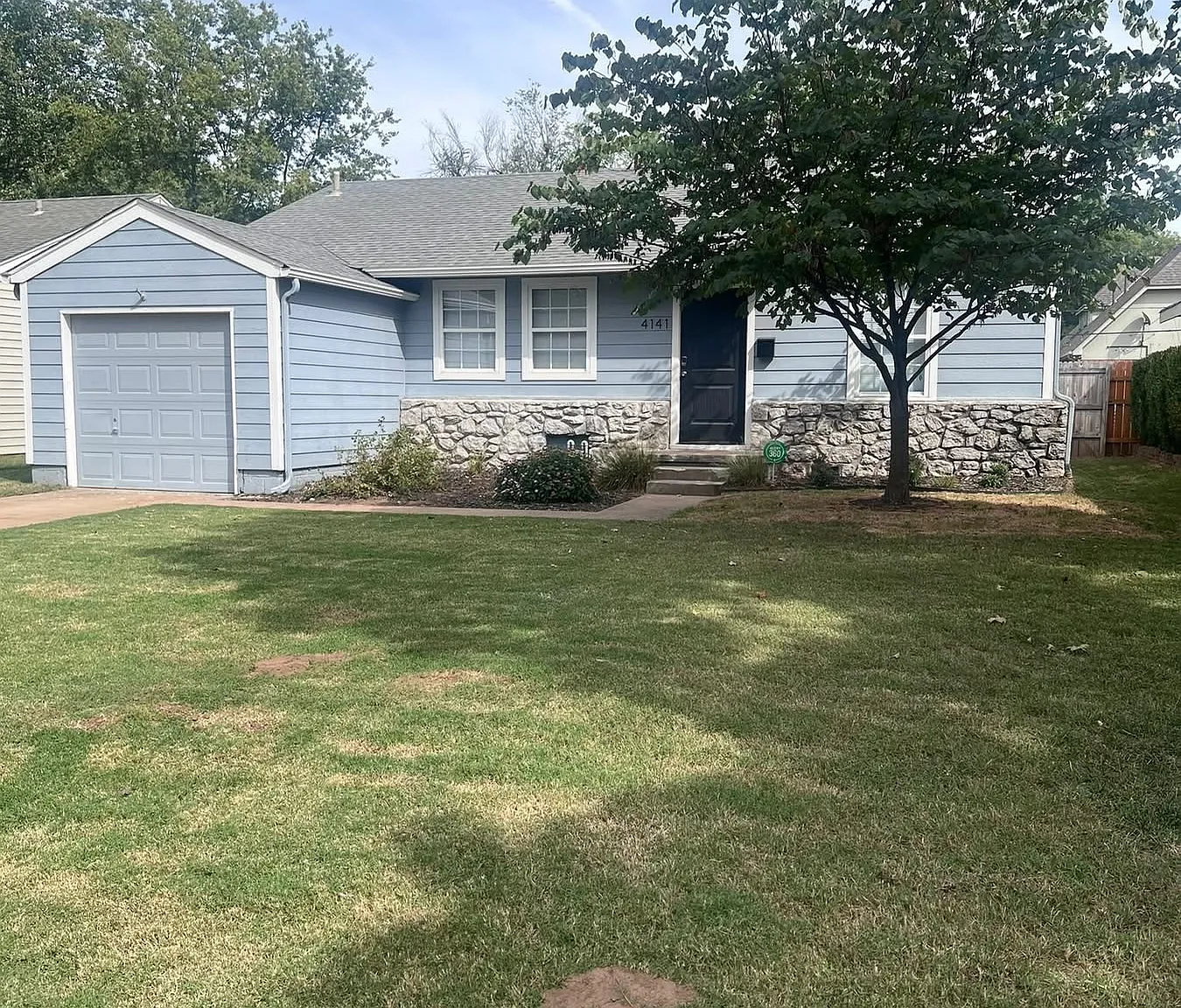 3 bed, 1120 sqft, $1,900 — Photo 1